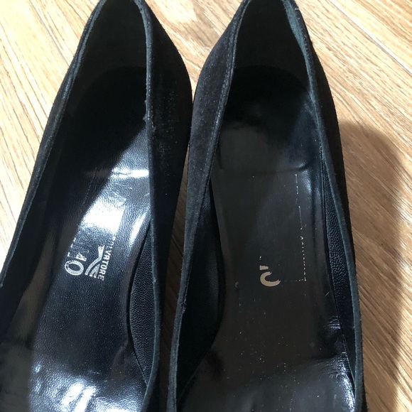 Salvatore Ferragamo Black Suede Round Toe Kitty Heels Shoes Size 9.5 - Picture 2 of 10
